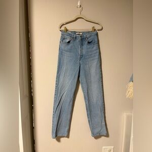 Levi’s Ribcage Straight Light Wash Jeans 27